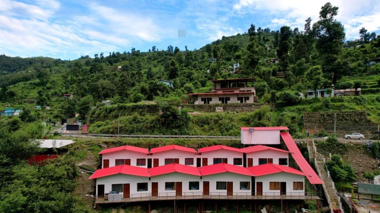 ホテル The Kedaram Residency Kedarnath エクステリア 写真
